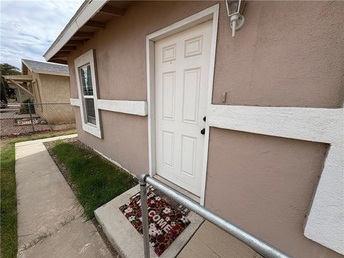 2036 Davis Ave, Kingman, AZ, 86401-4117 | Card Image