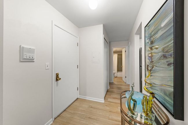 APT-2-2 - 2051 Creekside Dr, Condo with 1 bedrooms, 1 bathrooms and 1 parking in Wheaton IL | Image 12
