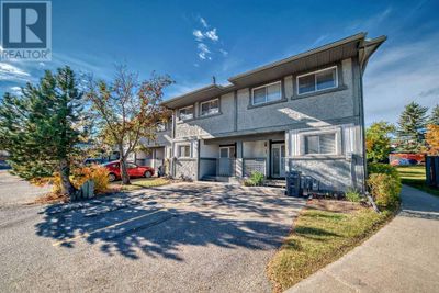 132 - 7172 Coach Hill Rd Sw, Townhouse with 3 bedrooms, 2 bathrooms and 1 parking in Calgary AB | Image 1