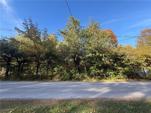 3727 Riblett Rd, Youngstown, OH, 44515-1330 | Card Image