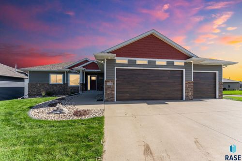1304 S Monticello Ave, Sioux Falls, SD, 57106-5111 | Card Image