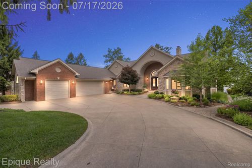 565 Shady Oaks Street, Orion Charter Township, MI, 48362 | Card Image