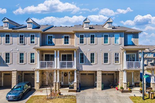 9 Pipe Ave, Ancaster, ON, L9K0J9 | Card Image