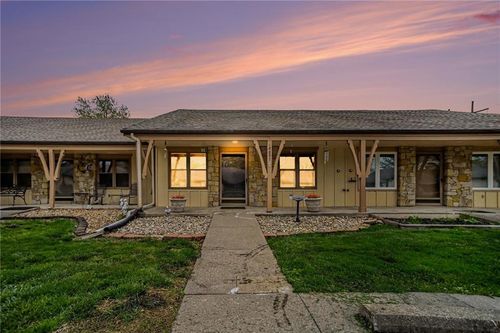 18867 Sunrise Dr, Belton, MO, 64012-9405 | Card Image