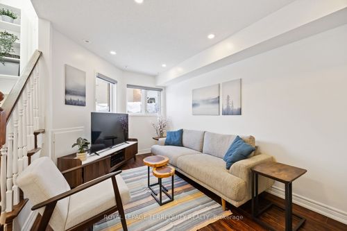 122-40 Merchant Lane, Toronto, ON, M6P4J6 | Card Image