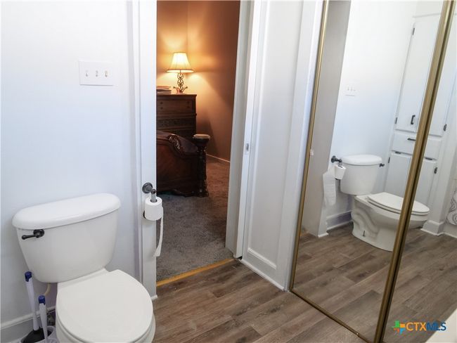 205 Hubbard Street, House other with 5 bedrooms, 3 bathrooms and null parking in Yoakum TX | Image 23