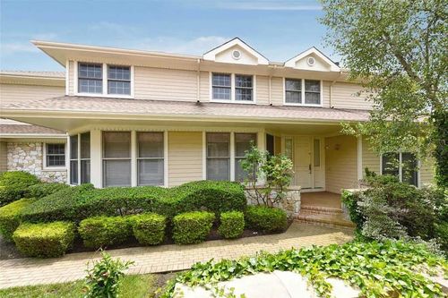 333 Baltustrol Cir, Roslyn, NY, 11576-3056 | Card Image