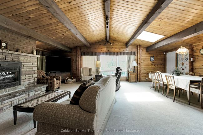 254 Lakeshore Rd, House other with 3 bedrooms, 2 bathrooms and 4 parking in Huntsville ON | Image 18