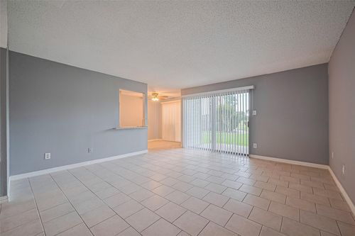 8541 Sands Point Dr, Houston, TX, 77036-2773 | Card Image