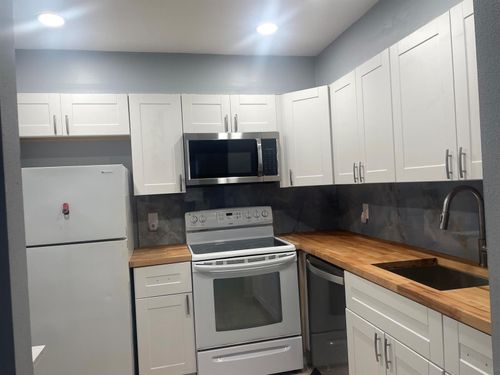 370-370 Saxony H, Delray Beach, FL, 33446-1006 | Card Image