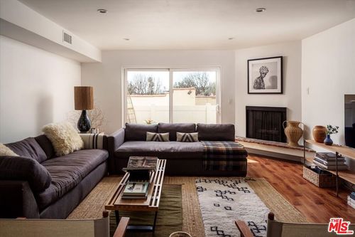 c-527 E Cypress Ave, Burbank, CA, 91501 | Card Image