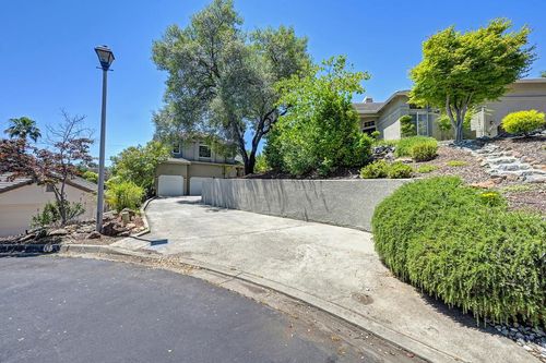 1050 Fox Run Ct, Auburn, CA, 95603-2991 | Card Image