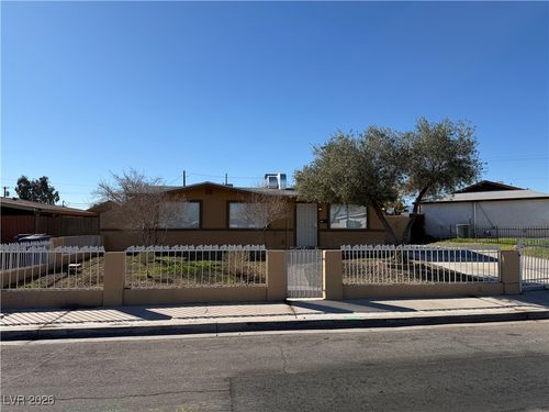 6229 Bristol Way, Las Vegas, NV, 89107-3438 | Card Image