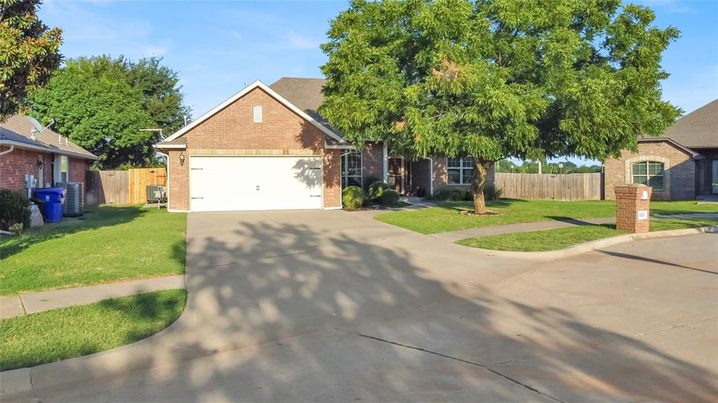 Valley Holw, Norman, OK 73071