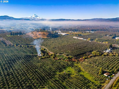 2650 Van Horn Dr, Hood River, OR, 97031-9565 | Card Image