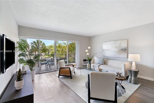 apt-10-550 Ne 20th St, Wilton Manors, FL, 33305-2115 | Card Image