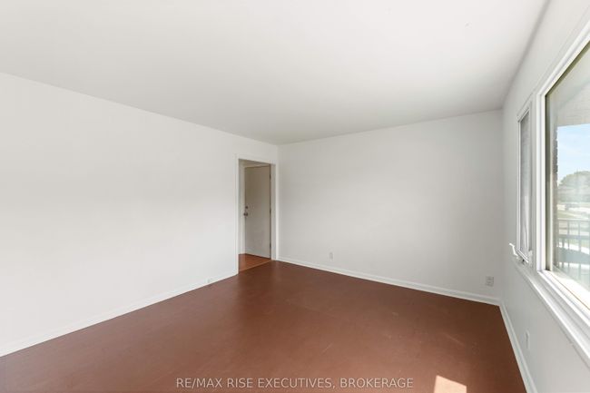 999 Portsmouth Ave, Home with 6 bedrooms, 3 bathrooms and 4 parking in Kingston ON | Image 17