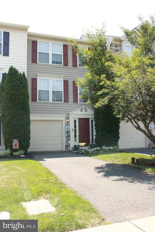 5 N Savanna Dr, POTTSTOWN, PA, 19465-6602 | Card Image