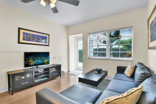 apt-9-821 Meridian Ave, Miami Beach, FL, 33139-5751 | Card Image