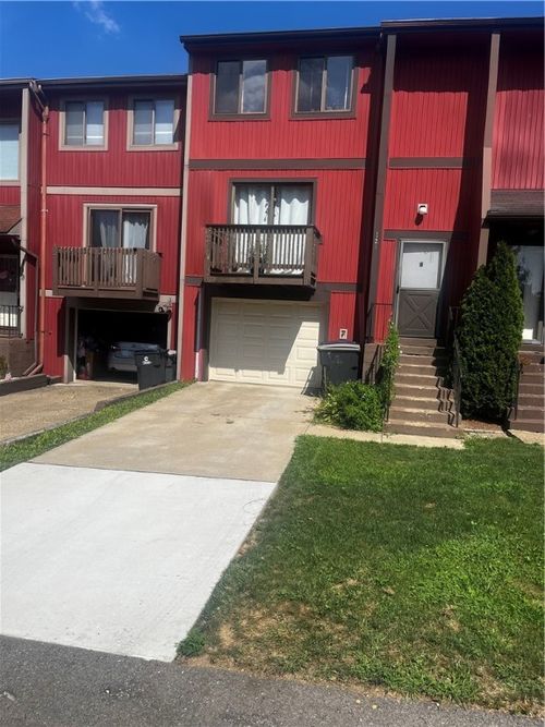 121 Bellwood Ct, Cranberry Twp, PA, 16066-7333 | Card Image
