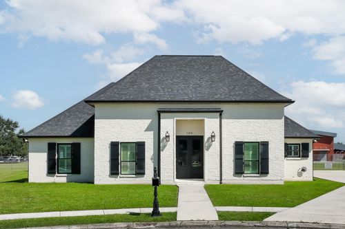 165 Del Rio Dr, Houma, LA, 70360-7307 | Card Image