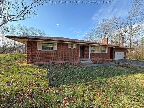 208 Woodland Dr, Nitro, WV, 25143-1017 | Card Image
