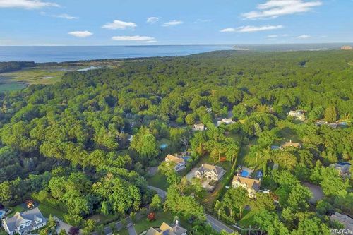 19 Meadow Glen Rd, Fort Salonga, NY, 11768-2709 | Card Image