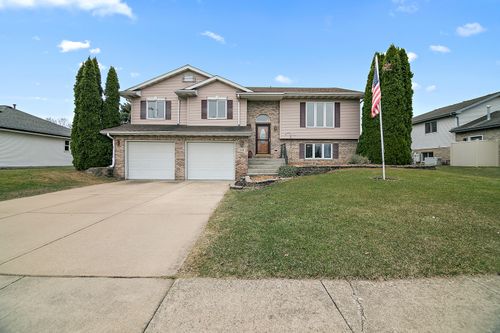 316 E Butler Ave, Grant Park, IL, 60940-5554 | Card Image