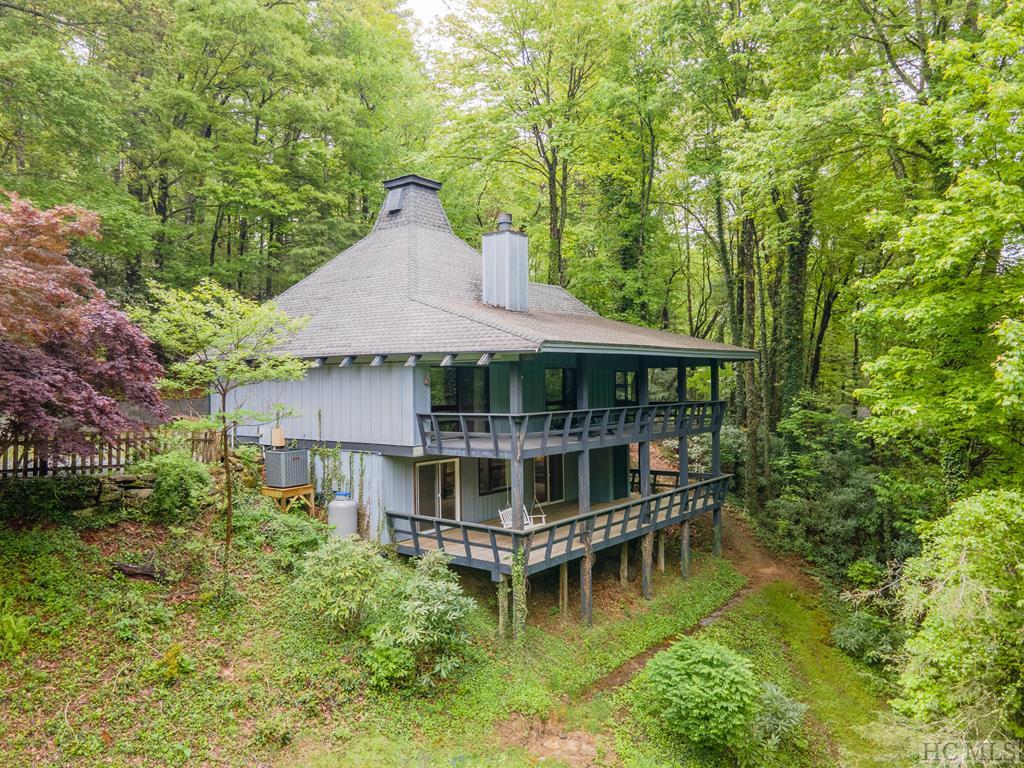 Village Way, Sapphire, NC 28774