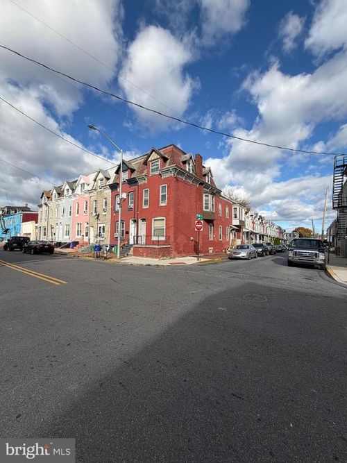 131 Elm St, READING, PA, 19601-2908 | Card Image