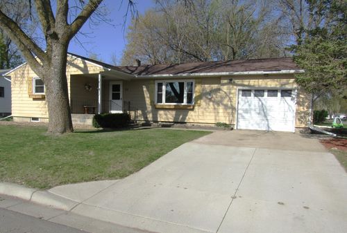 318 3rd St, Dawson, MN, 56232-2122 | Card Image