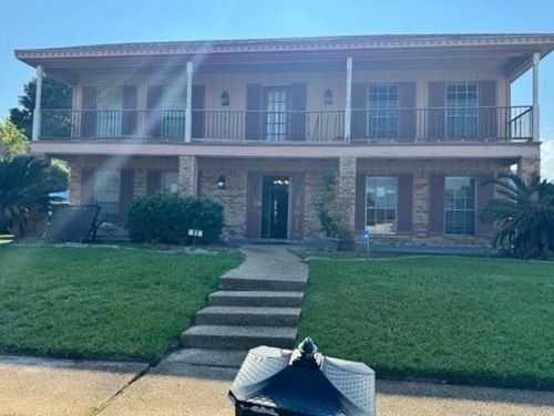 83 Yellowstone Dr, New Orleans, LA, 70131-8667 | Card Image