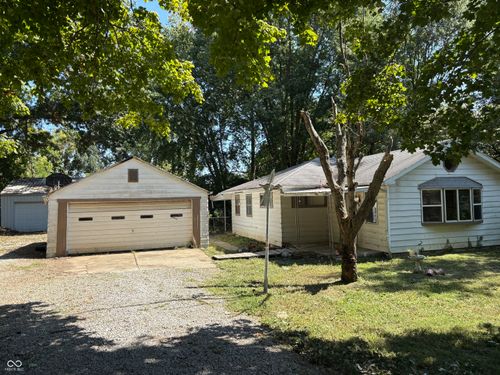 539 Amos Dr, Zionsville, IN, 46077-9451 | Card Image