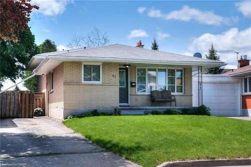 61 Bosworth Cres, Kitchener, ON, N2E1Y9 | Card Image