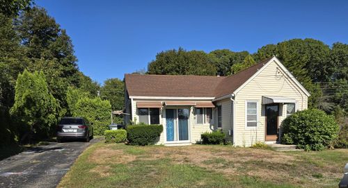 2 Pawcatuck Ave, Pawcatuck, CT, 06379-2418 | Card Image