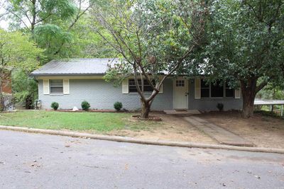 203 Patriot St Street, House other with 3 bedrooms, 2 bathrooms and null parking in Hot Springs AR | Image 1