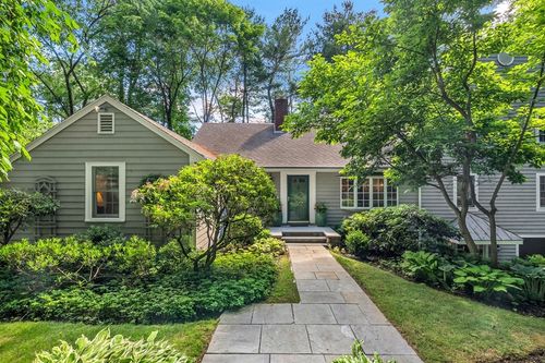 44 Old Rd, Weston, MA, 02493 | Card Image