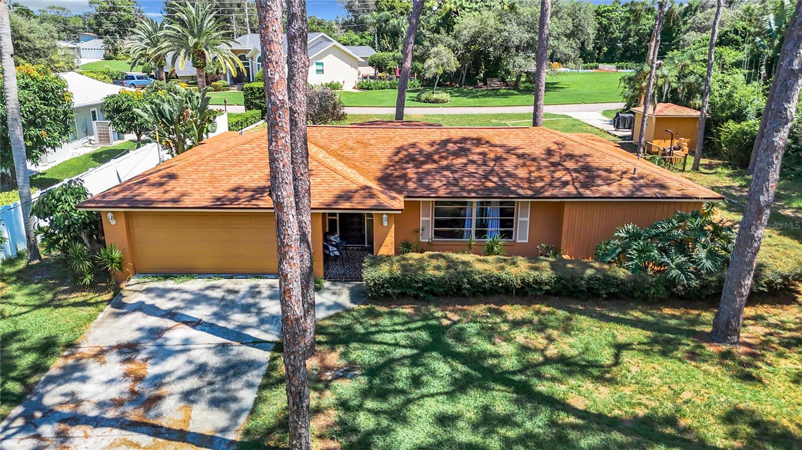 Holiday Dr, Tarpon Springs, FL 34689
