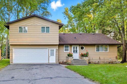 19526 Elmcrest Road, Richmond, MN, 56368 | Card Image