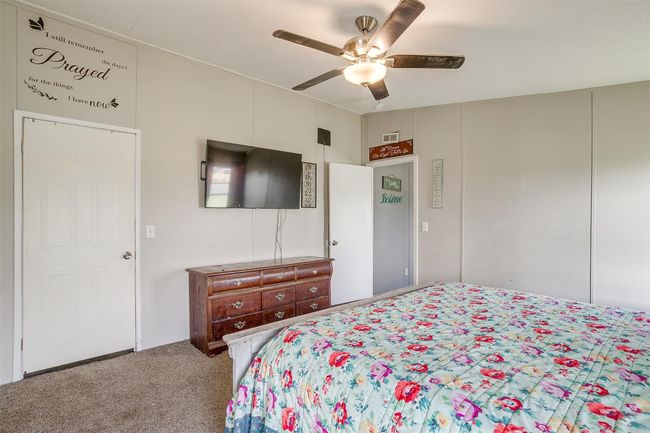 2909 Berry Patch Ln, House other with 3 bedrooms, 2 bathrooms and null parking in Joshua TX | Image 18