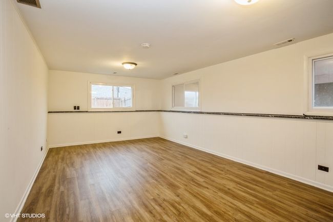 192 E Schubert Ave, Home with 3 bedrooms, 2 bathrooms and null parking in GLENDALE HEIGHTS IL | Image 4