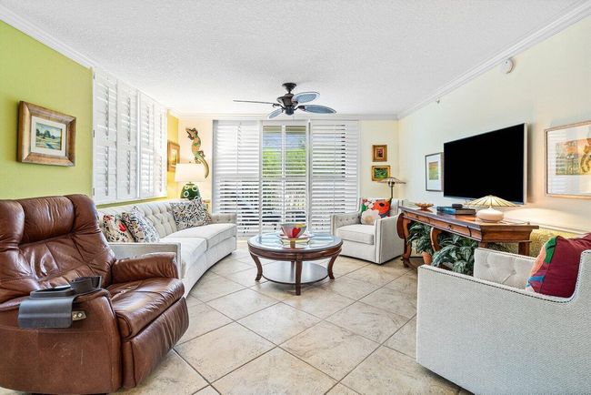 APT-201 - 3606 S Ocean Blvd, Condo with 3 bedrooms, 2 bathrooms and null parking in Highland Beach FL | Image 4