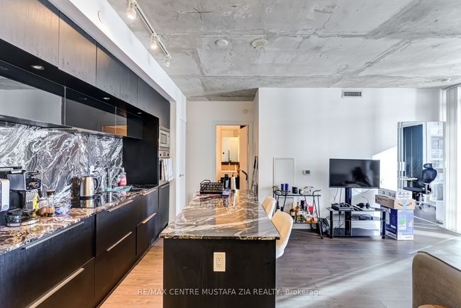 2501 - 88 Blue Jays Way, Condo with 2 bedrooms, 1 bathrooms and null parking in Toronto ON | Image 5
