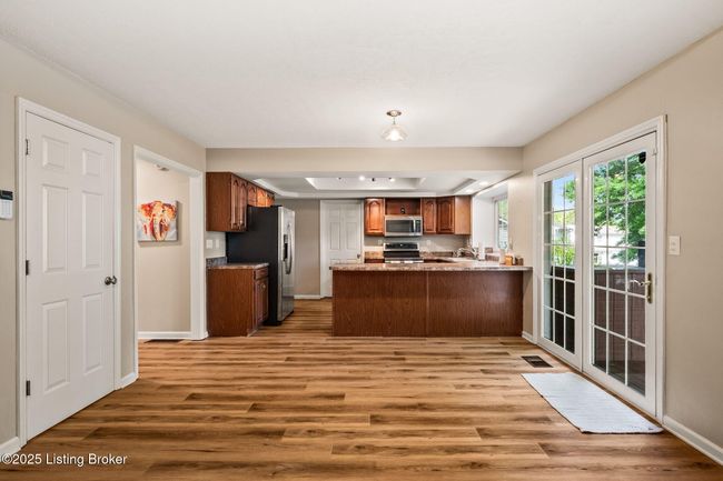 10707 Hickory Cove Ct, House other with 3 bedrooms, 4 bathrooms and null parking in Louisville KY | Image 12
