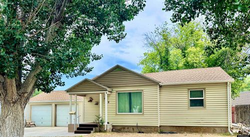 729 S 12th St, Worland, WY, 82401-4009 | Card Image