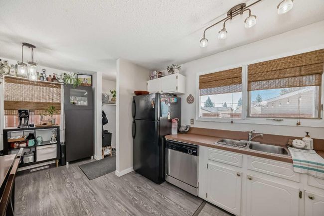 195 Pinecliff Way Ne, Home with 3 bedrooms, 2 bathrooms and 4 parking in Calgary AB | Image 10