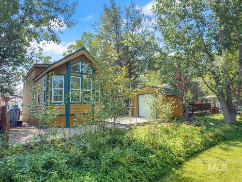 30 F St, Cascade, ID, 83611 | Card Image