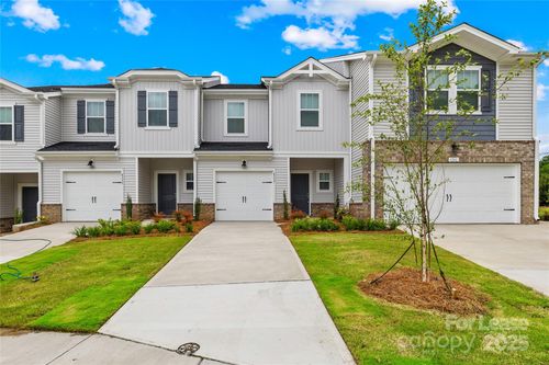 4337 Summit Woods Dr, Charlotte, NC, 28216-0392 | Card Image