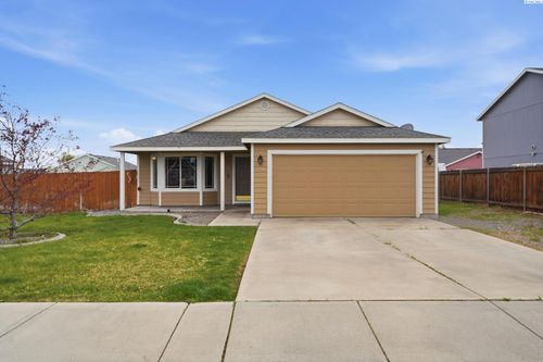 9316 Mustang Dr, Pasco, WA, 99301-6695 | Card Image