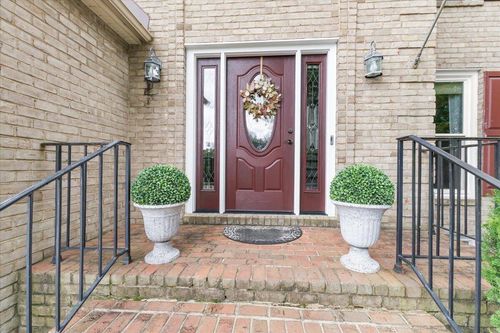 2138 Stone Mill Dr, Salem, VA, 24153-4667 | Card Image